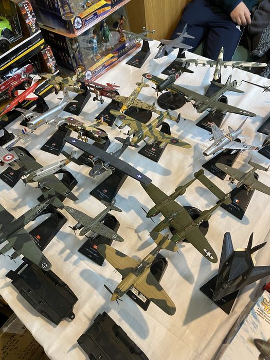 Avioane militare diverse modele macheta