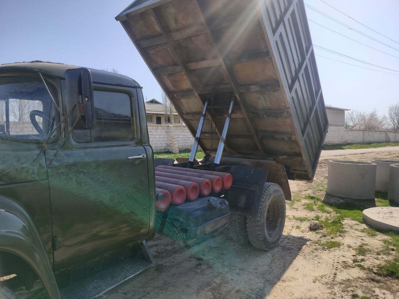 Zil 130 samasval sotiladi