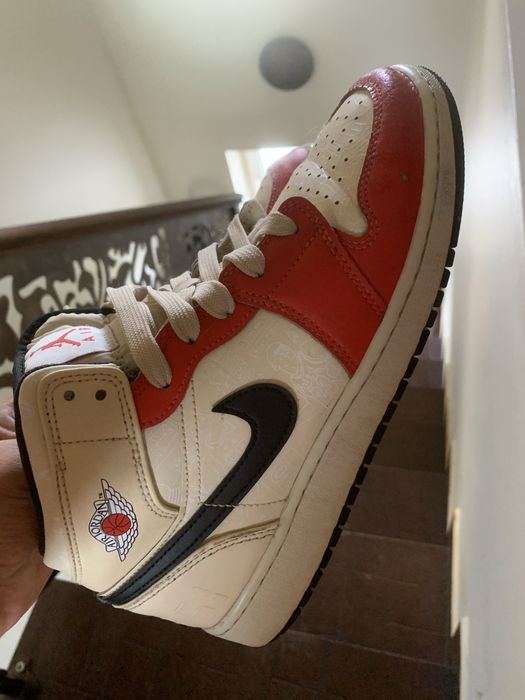 Air Jordan 1 Mid beige red