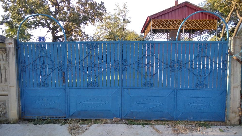 Vând porți de 4m