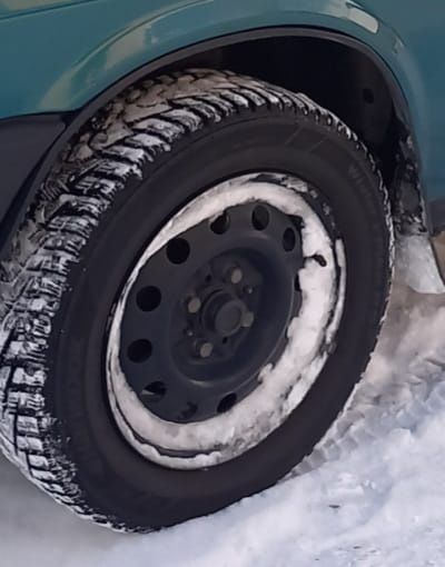 Продам шины зимние 4шт Hankook в хорошем состоянии R14 175/65