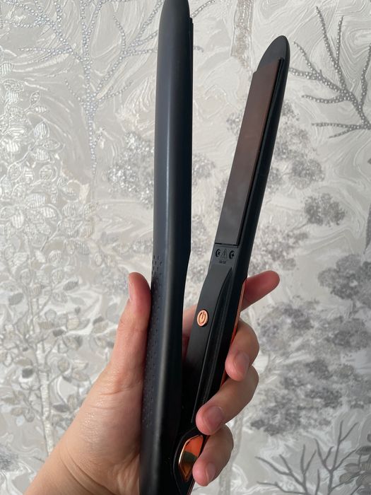 BOSCH soch tekislaydigan dazmol LCD displeyli