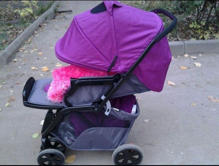 Коляска практически НОВАЯ