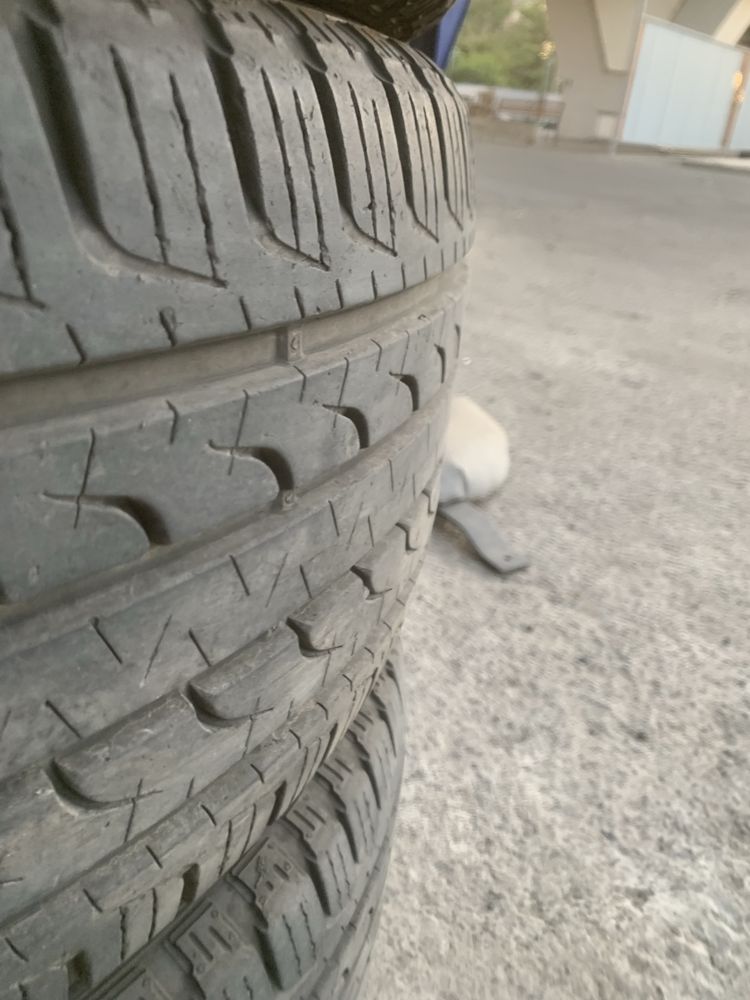 Продам шины 235 50 r19