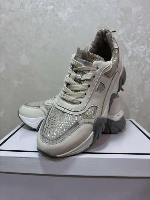 Дамски маратонки - естествена кожа