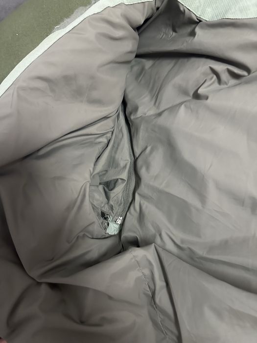 Vand geaca aproape noua