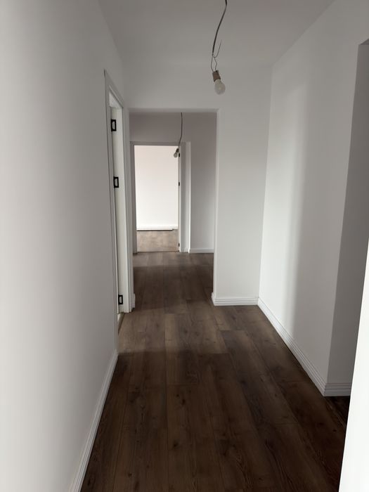 Apartament de vanzare 3 camere decomandat renovat