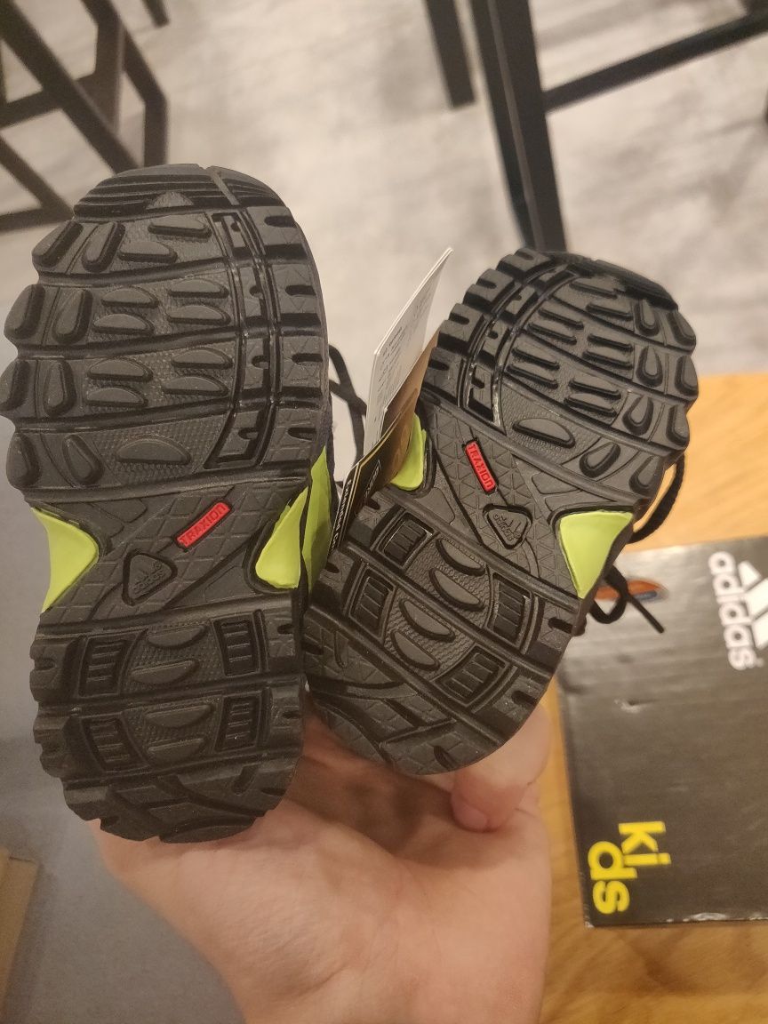 Детски обувки Adidas Terrex Mid Goretex 18 и 19 номер