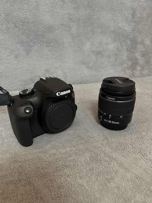 Фотоапарат Canon EOS 700D с обектив EFS 18-55mm, подарък статив