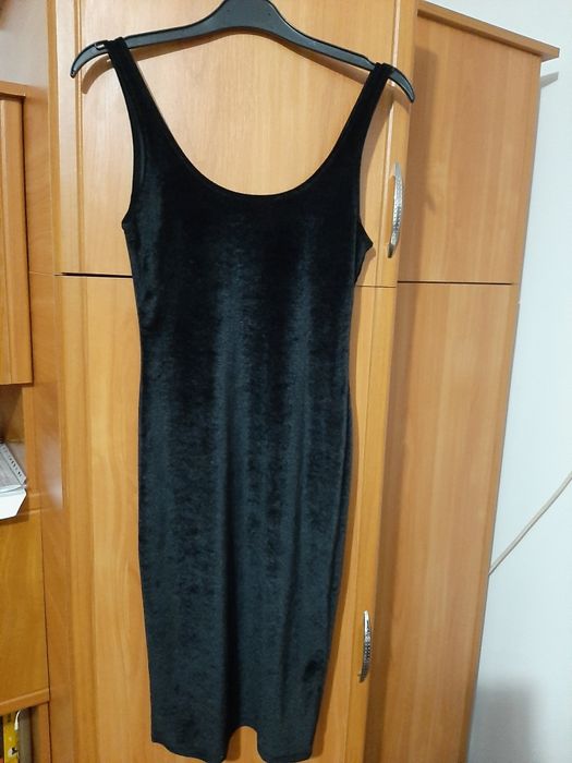 Fashion pe buget: Rochite XS/S - 50 lei bucata.