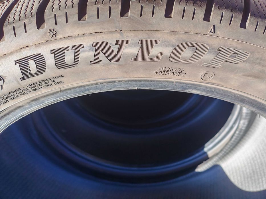 235 45 20,2buc iarna DUNLOP,WinterSport5,dot4223,peste8mm