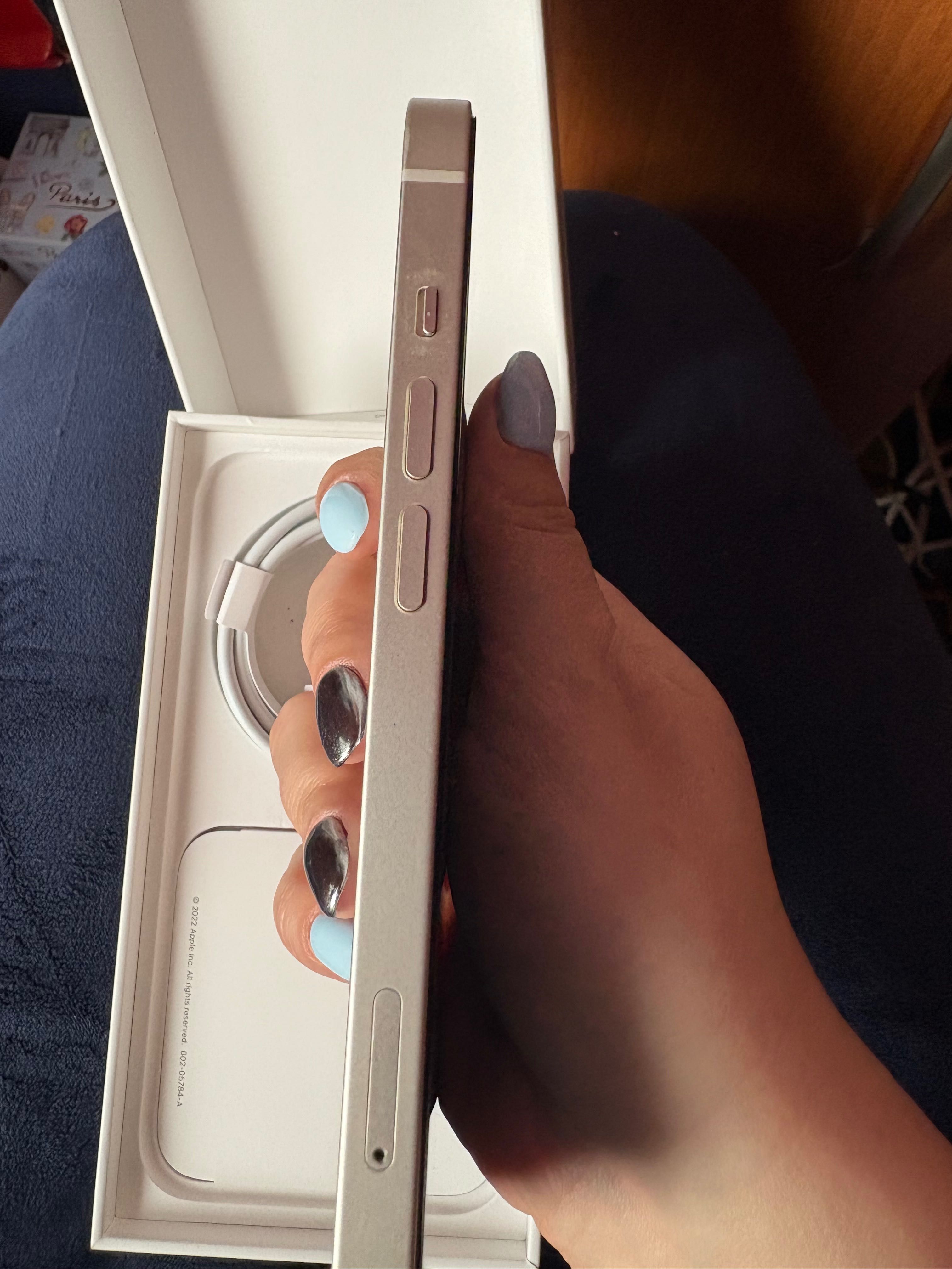Iphone 14, без забележки