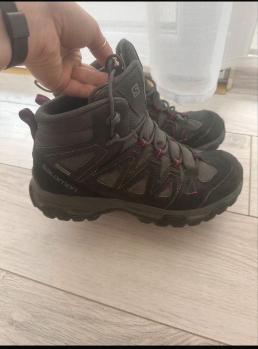 Vand Ghete Salomon stare impecabila