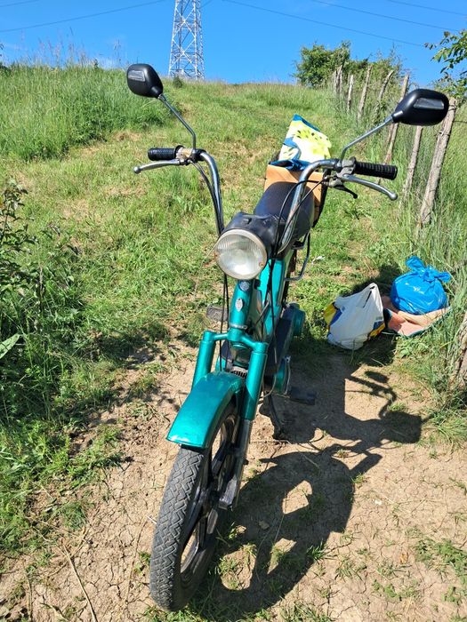 Vind moped piaggio si în stare bună sau dau la schimb pe pasari