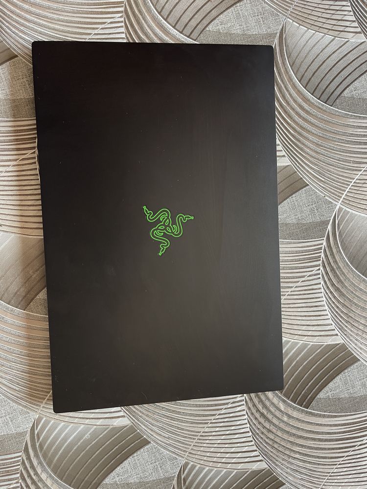 Razer blade 15 i7 11800h 3060 2k 240hz 16ram 1tb ssd