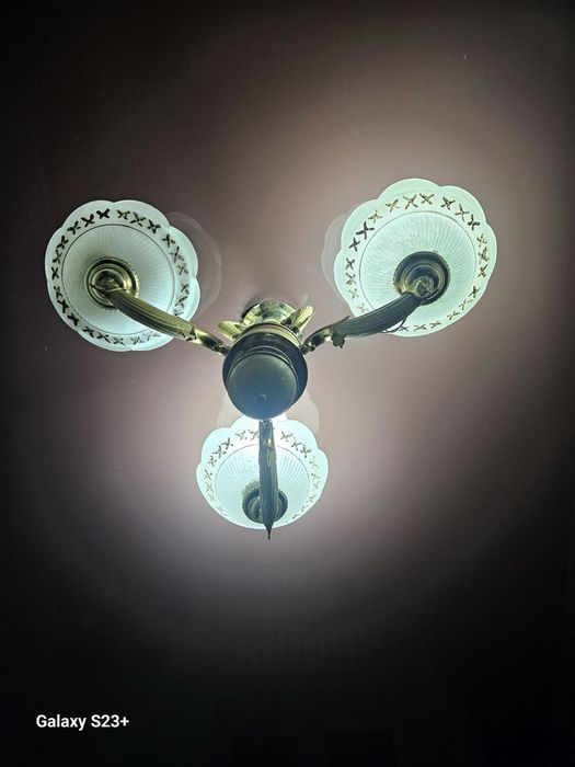 Люстры 2 шт продаются