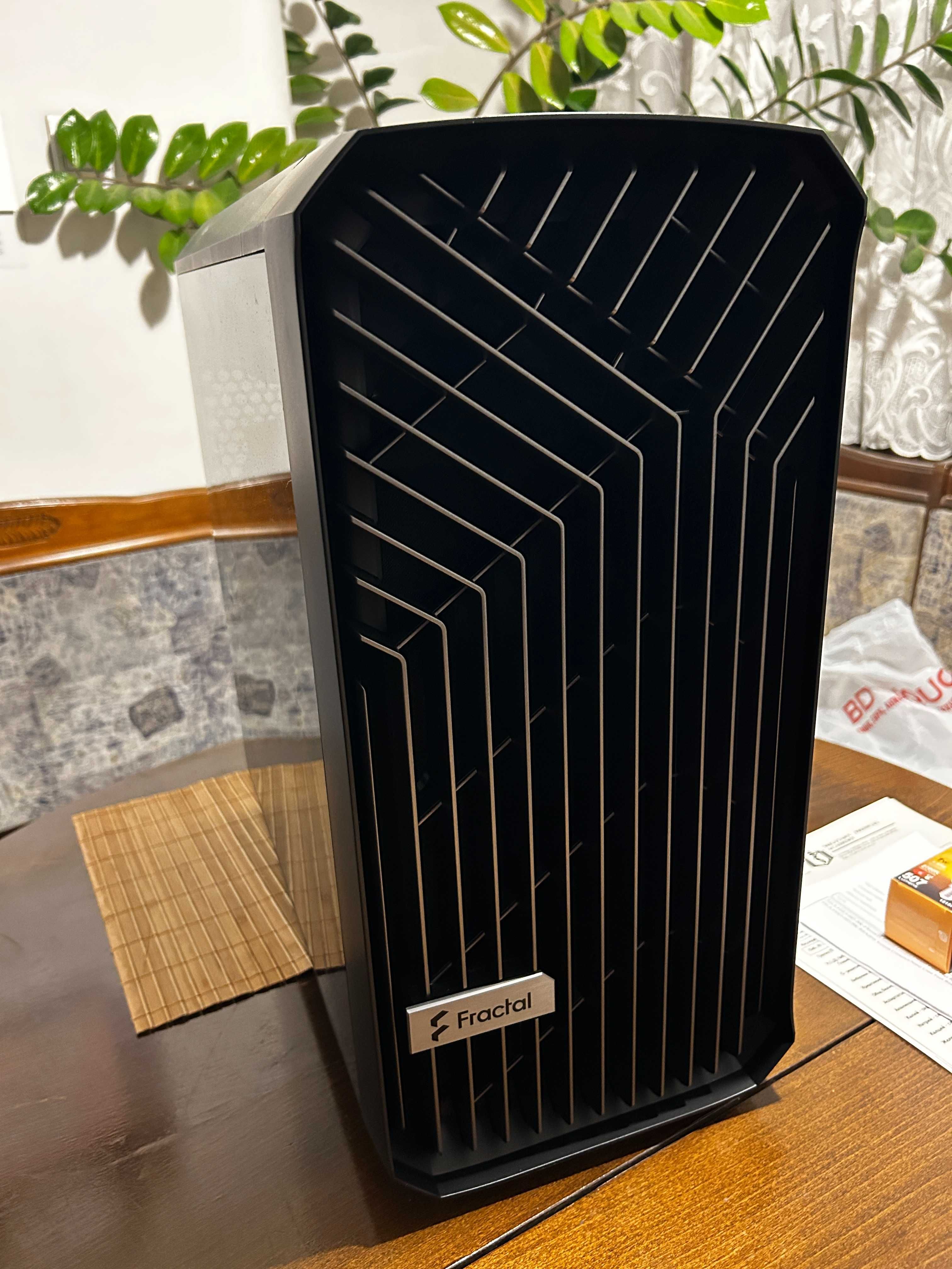 Геймърски i9 12900К/RTX 4070/32gb рам/Nvme+SSD 3tb/Fractal Desing Top