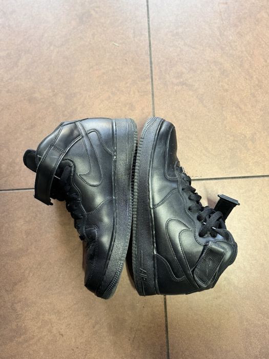 Vand adidasi nike airforce 1 mid