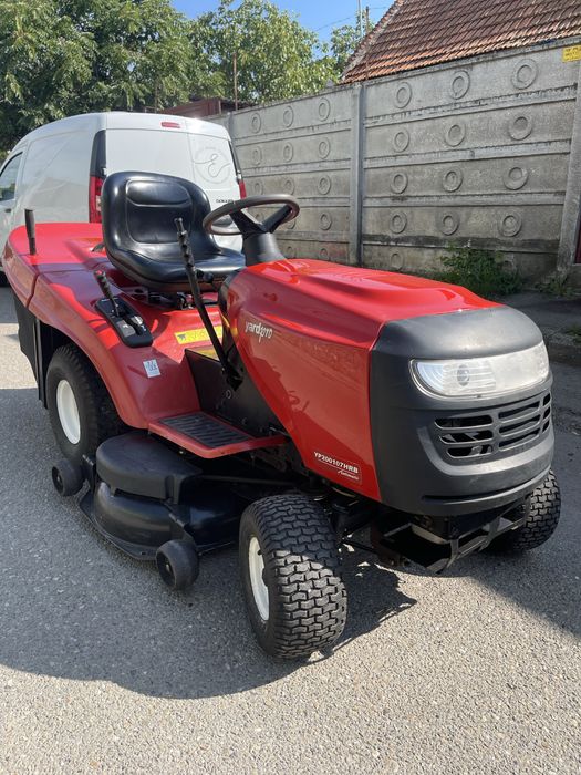 Husqvarna tractoras gazon