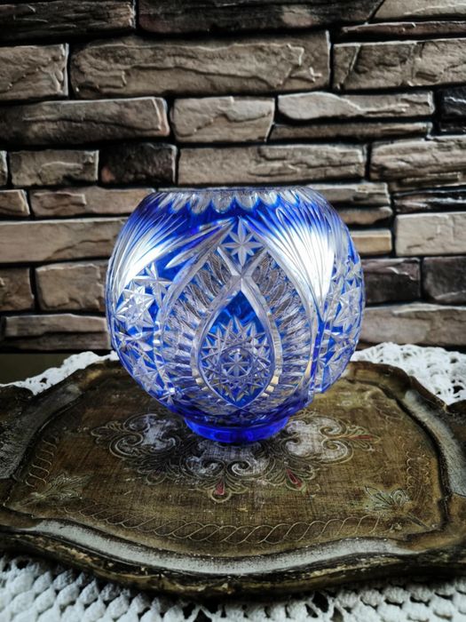 Цветен кристал купа