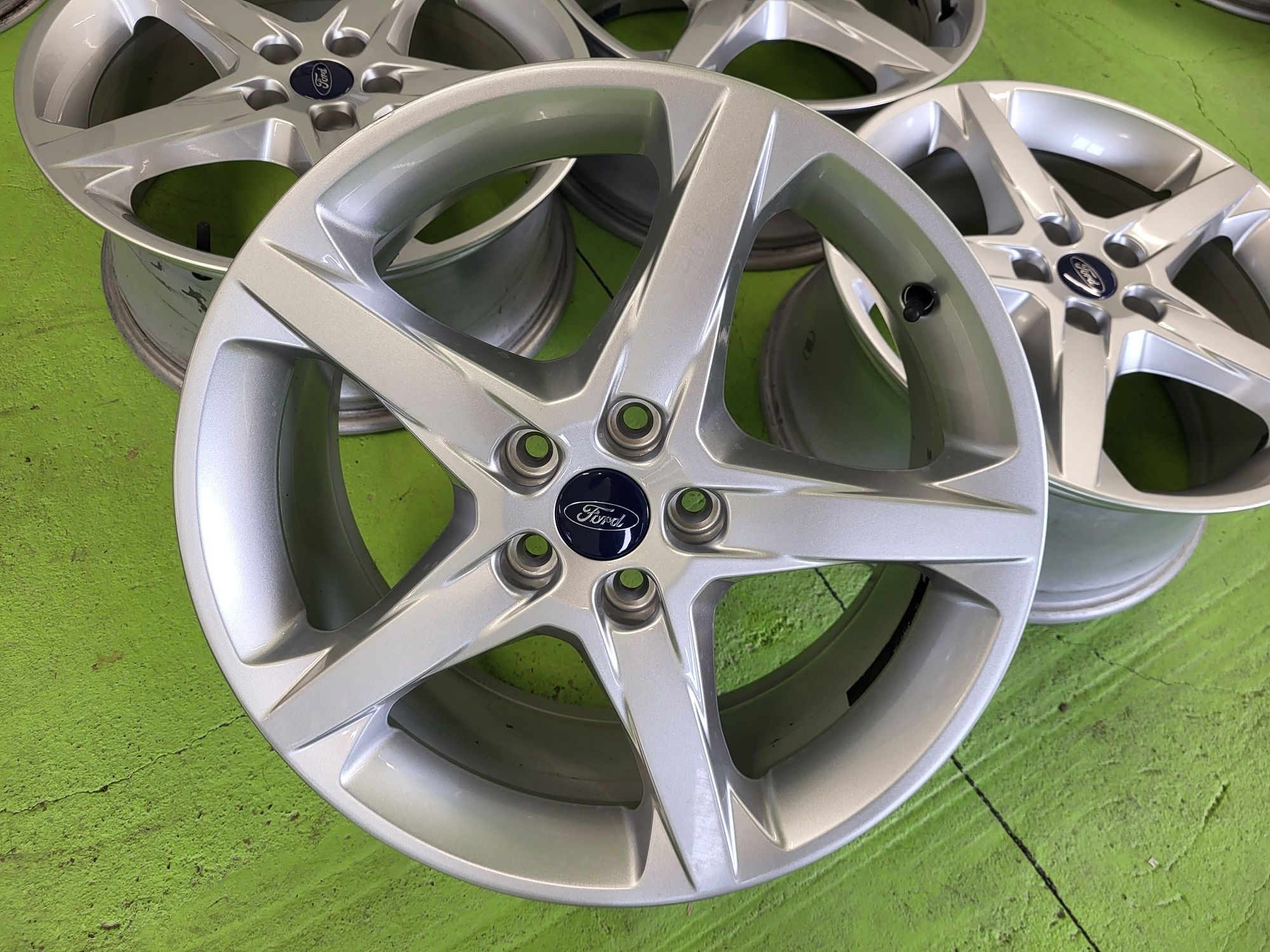 18 5x108 Ford лети джанти 5х108 форд