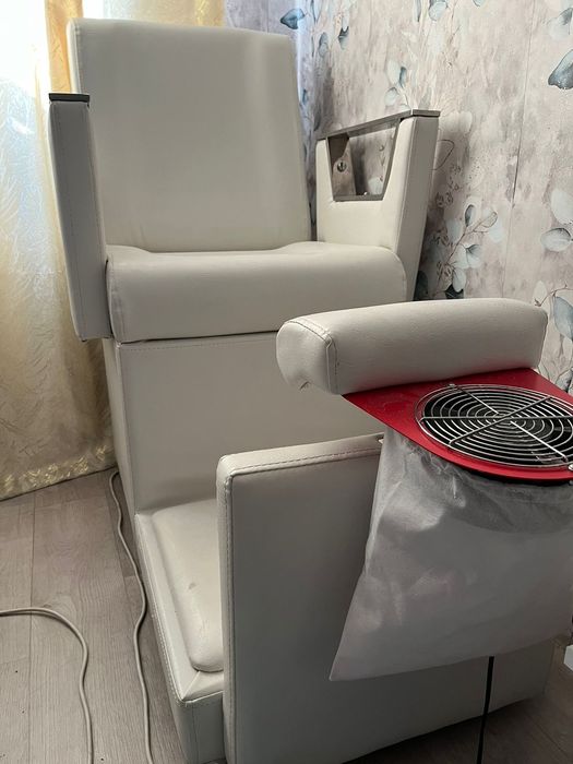 Продам педикюрное кресло