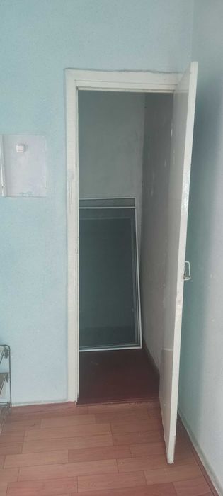 Shahar markazida 2 xonali kvartira sotiladi.