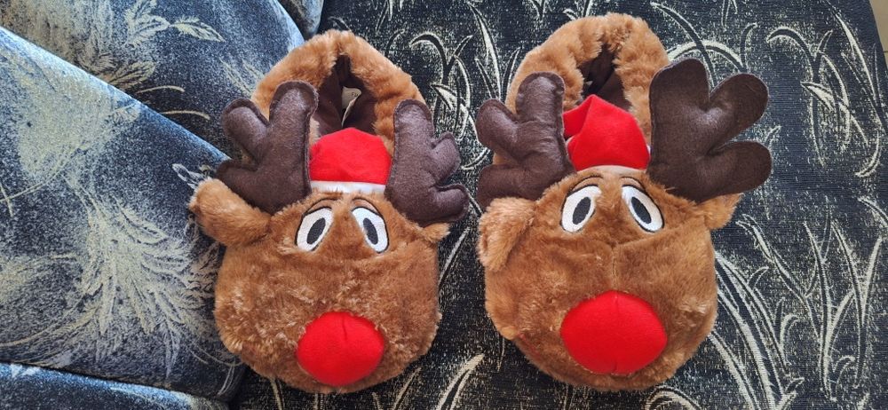 Плюшени домашни пантофи