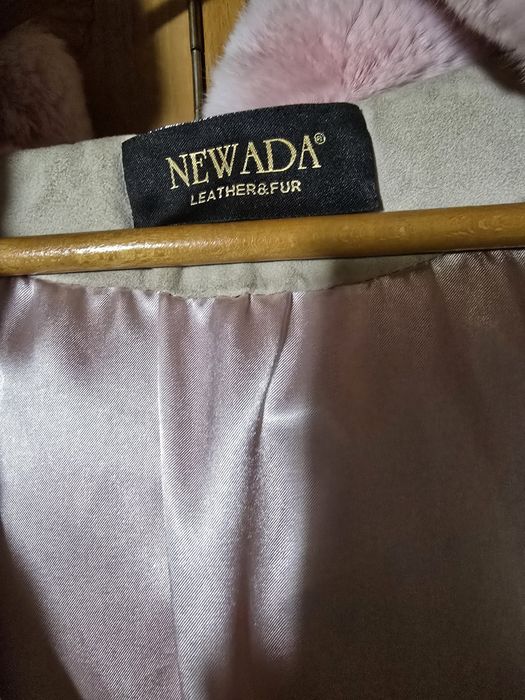 Moderna, călduroasă, haină de blană din chinchila