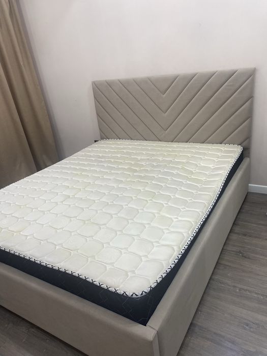 продам спальную кровать!