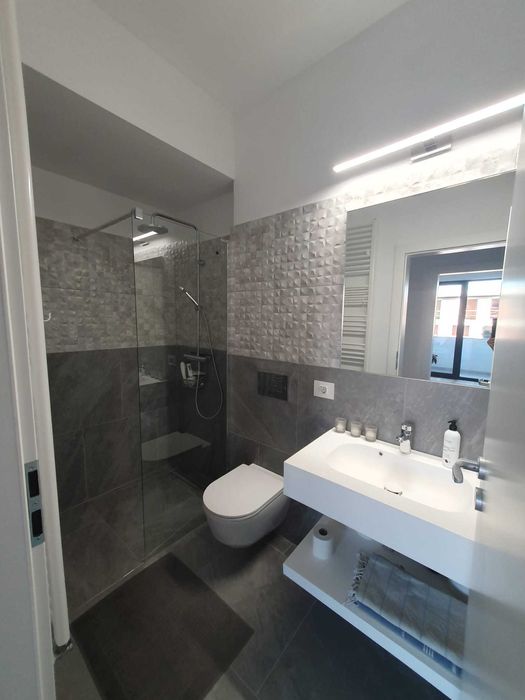 Închiriere apartament 3 camere lux Paltim (+ parcare subterană)