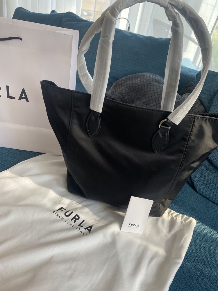 Furla Calipso Tote S. Нова,100% оригинал.С етикети,всичко от до.43см