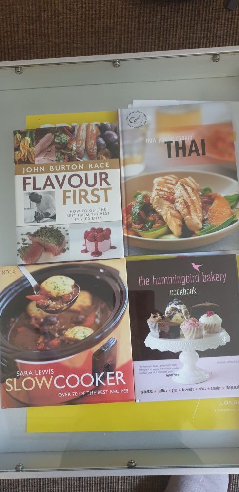 Cărți  de bucătărie ,  international   in engleza
