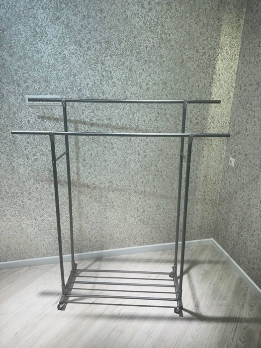 вешалка металлическая напольная 1.75×1.50 м (серый/золотой)