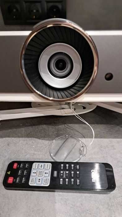 BENQ MH760  проектор