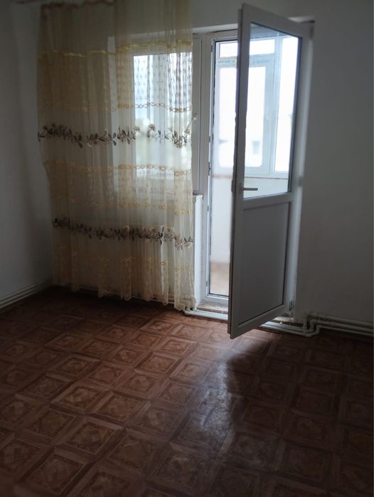 Inchiriez apartament