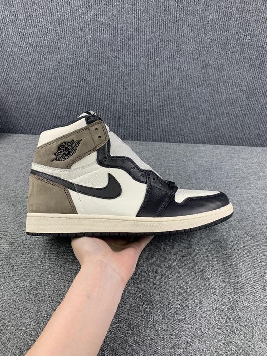 Jordan 1 Retro High Dark Mocha