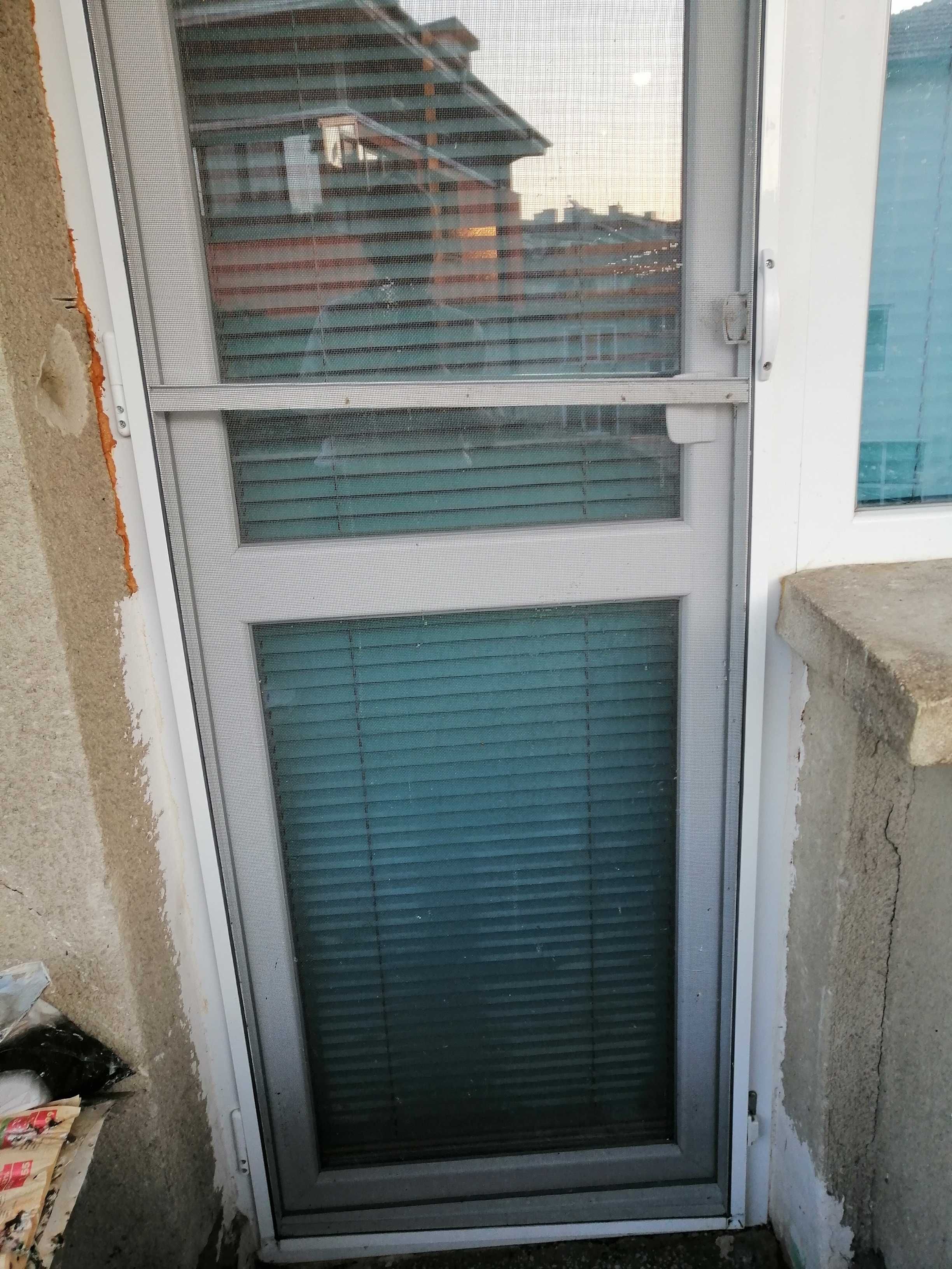 PVC врата с каса височ. 220 см, шир.63,5 см