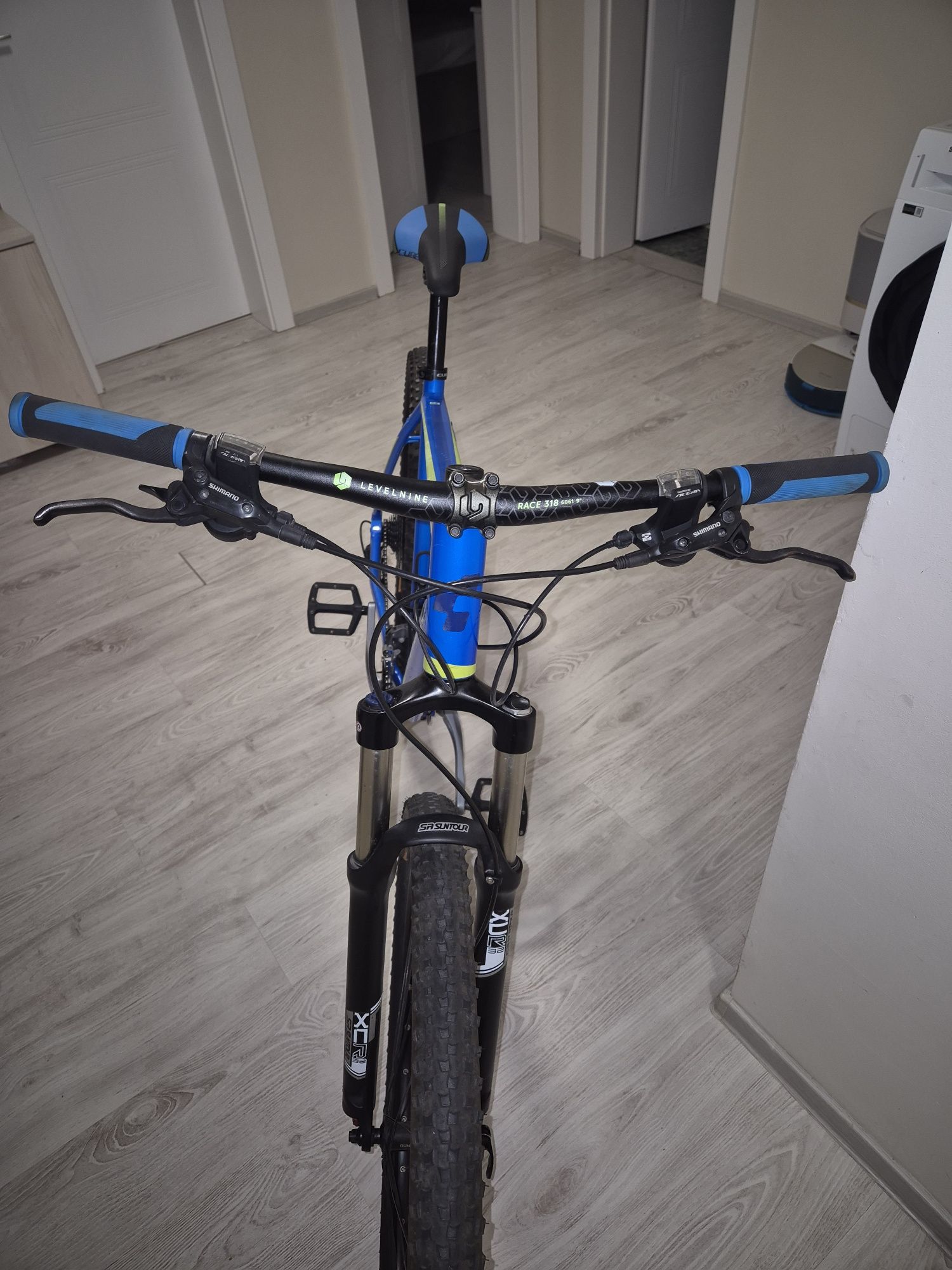 Bicicleta CUBE,roti 29,furca aer,frane hidraulice,full Shimano DEORE