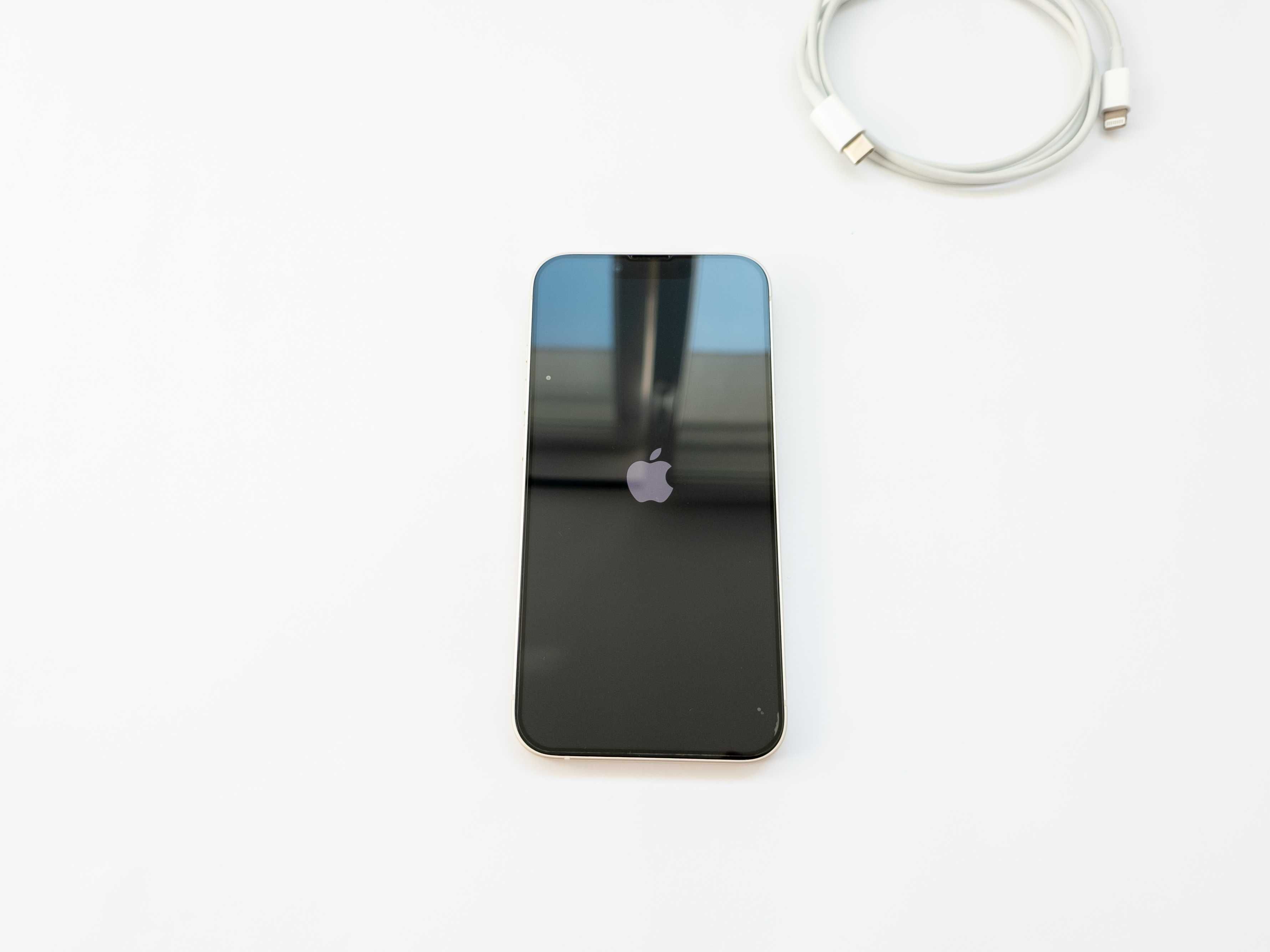 iPhone 14 128GB Starlight (бял)