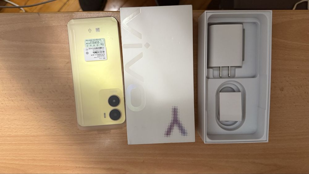 Сотовый телефон VIVO Y35 новый