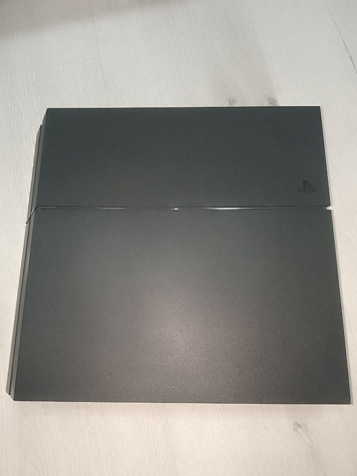 Продавам Playstation 4