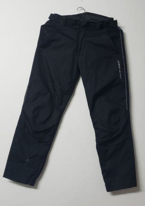 Vand pantaloni si geaca moto