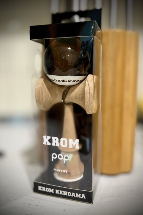 Kendama Krom Pop Lol Neagra