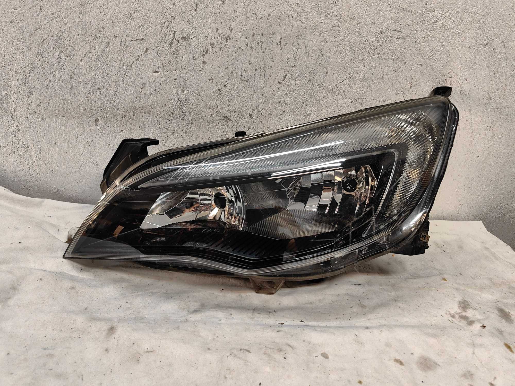 Оригинални  фарове Ляв Десен  Опел Астра Opel Astra J