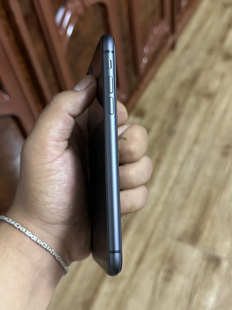 iPhone 11.