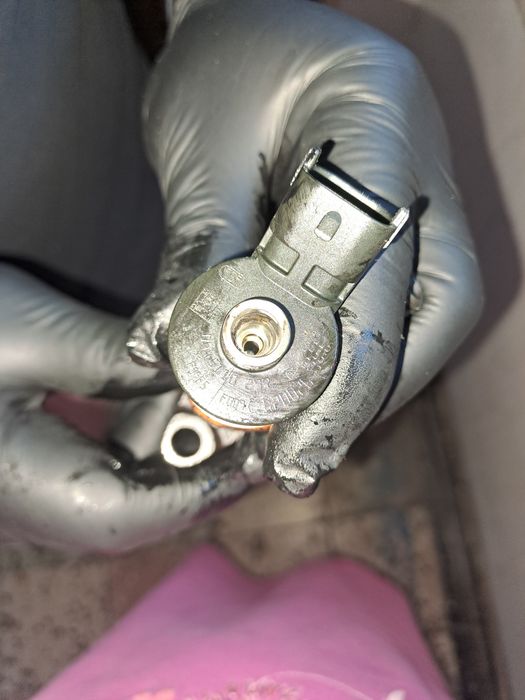 Vând injectoare 4 buc Peugeot 307.1.6hdi 2006