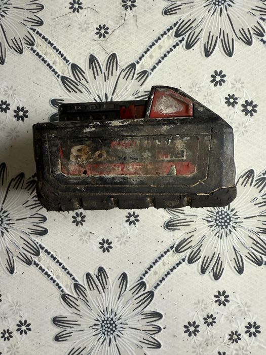 Акумулаторна батерия Milwaukee M18HB8, 18 V, 8 Ah