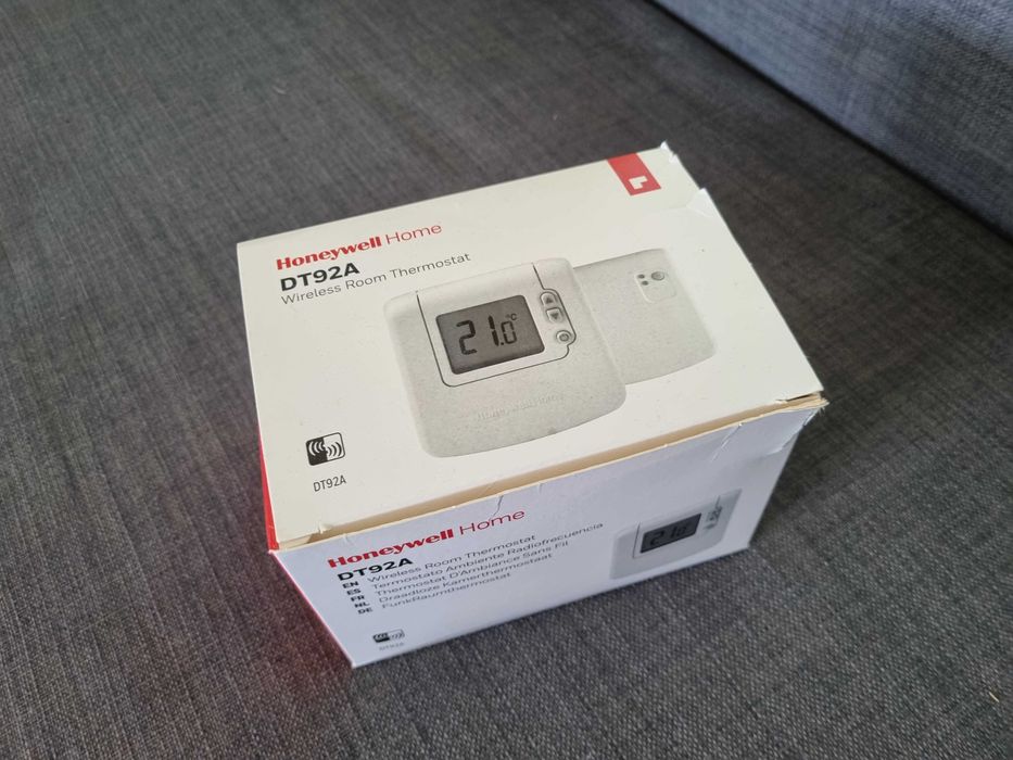 Termostat ambiental Honeywell DT92A fara fir