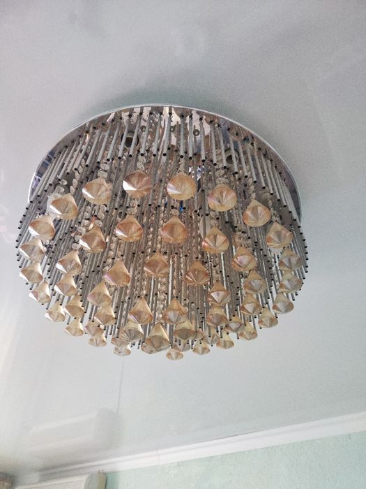 Продам люстру бу